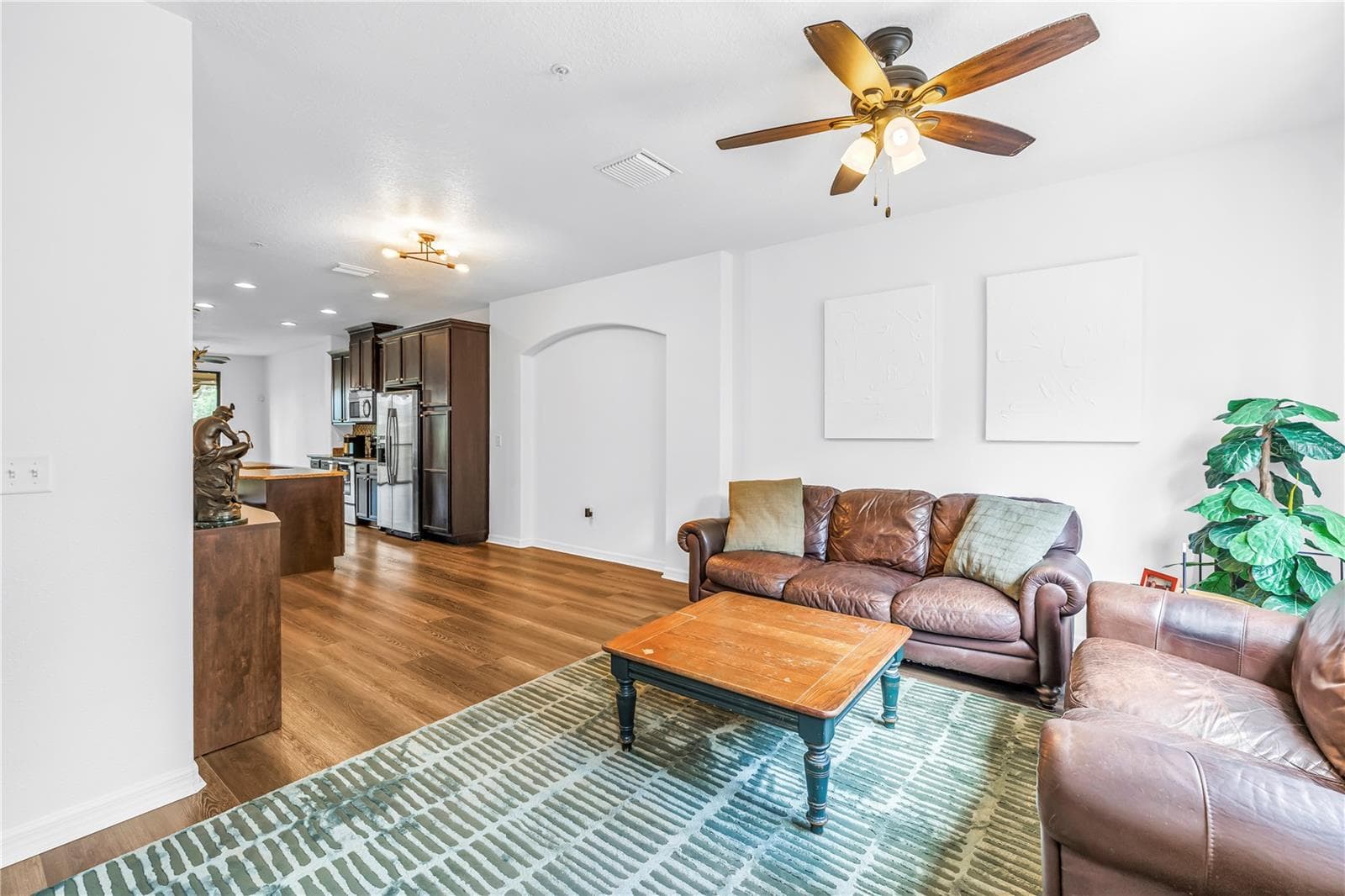 Townhouse at 9715 BAY GROVE LN, TAMPA, photo 17 of 57