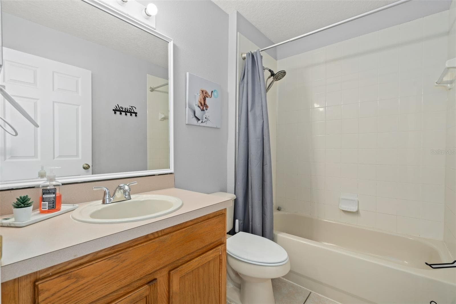 Guest Bathroom - 173 HILLSIDE DR, DAVENPORT