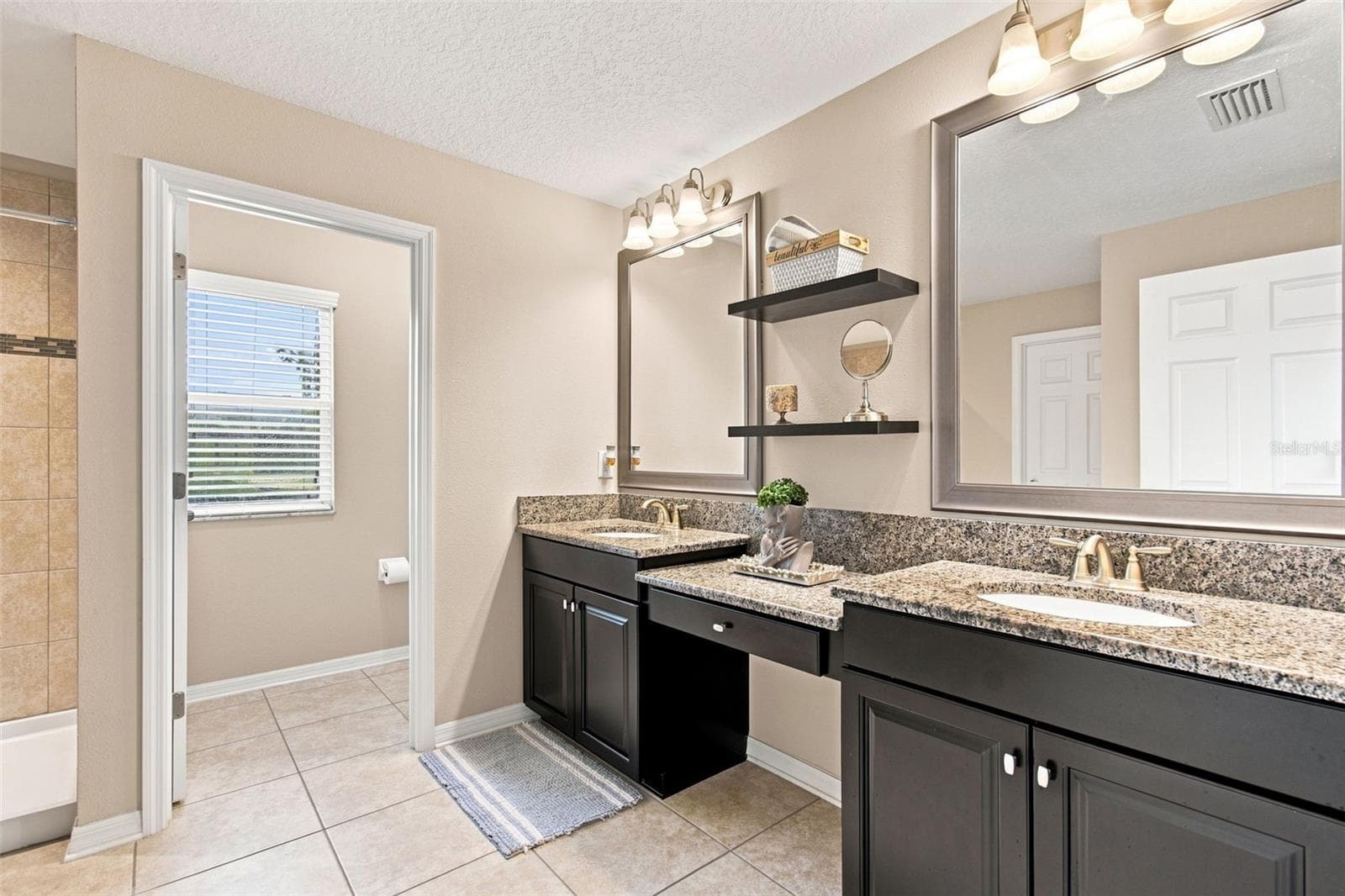 Single Family Residence at 19065 MALINCHE LOOP, SPRING HILL, photo 16 of 38