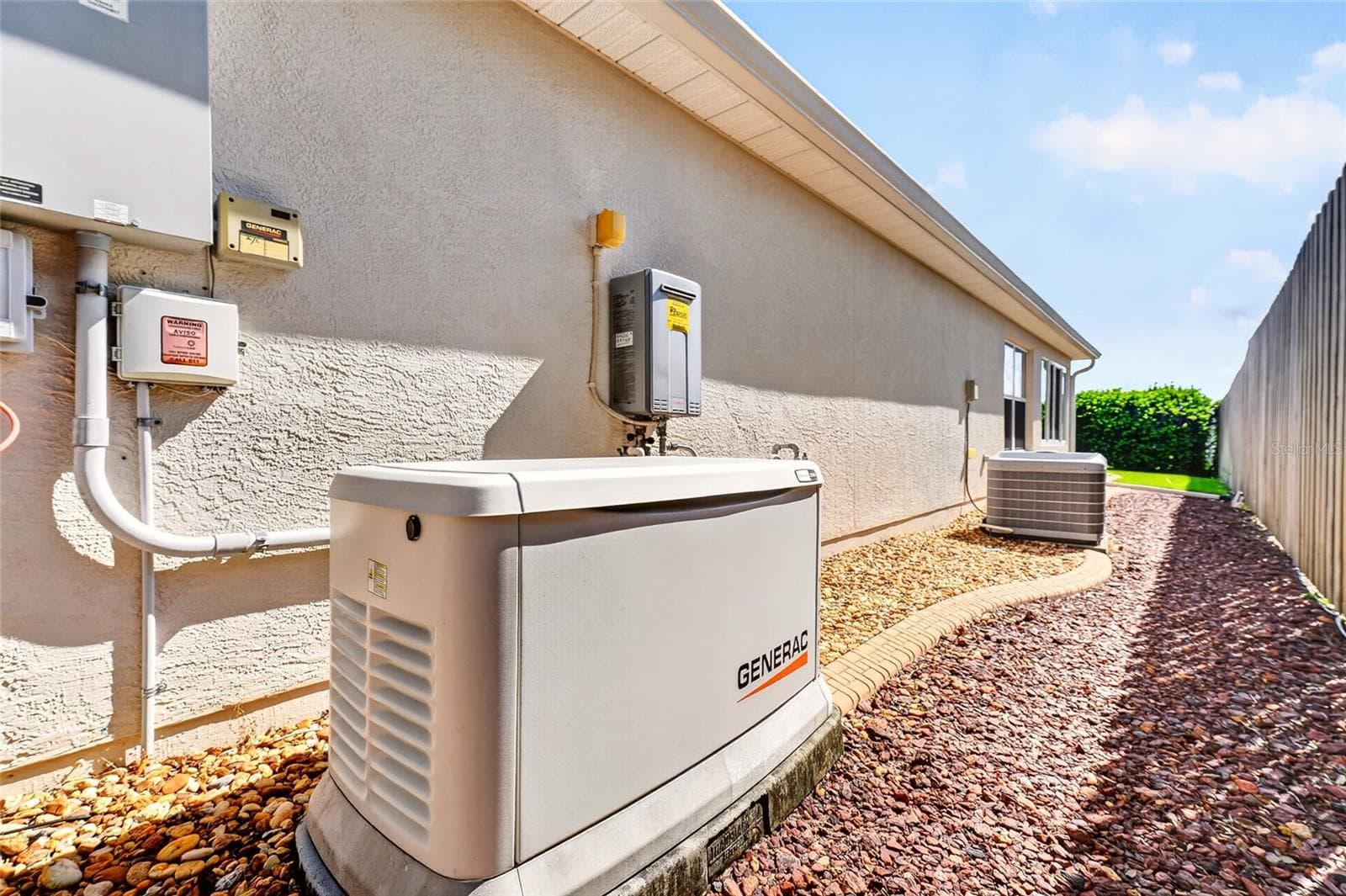 Side of Home/Generator - 13996 SE 94TH AVE, SUMMERFIELD
