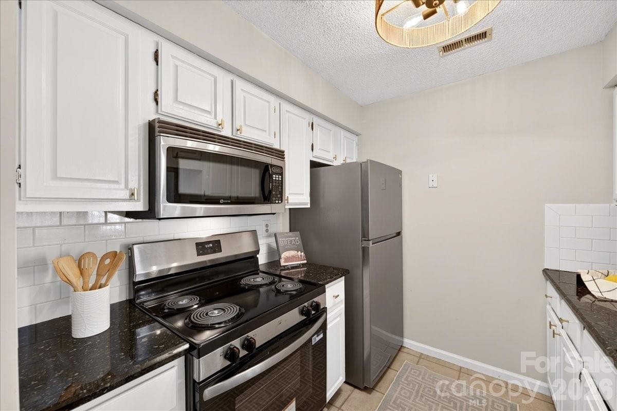 Condominium at 5011 Sharon Road, Charlotte, photo 21 of 39