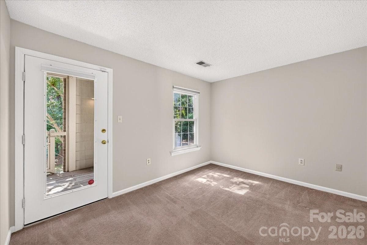 Condominium at 5011 Sharon Road, Charlotte, photo 33 of 39