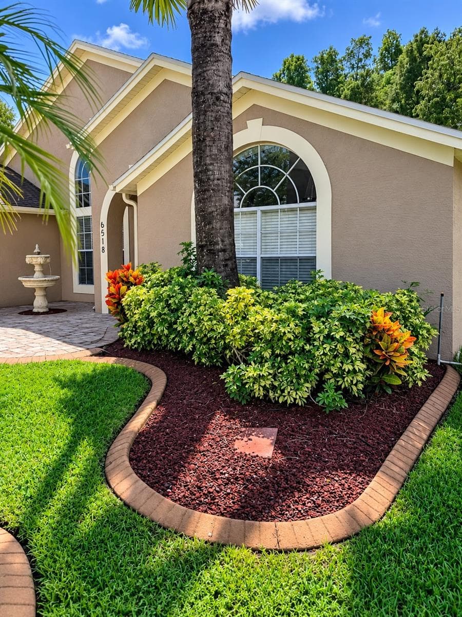 Single Family Residence at 6518 APPALOOSA DR, TAMPA, photo 3 of 39