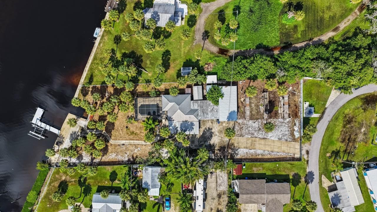 Single Family Residence at 102 TROUVE LN, RUSKIN, photo 15 of 31