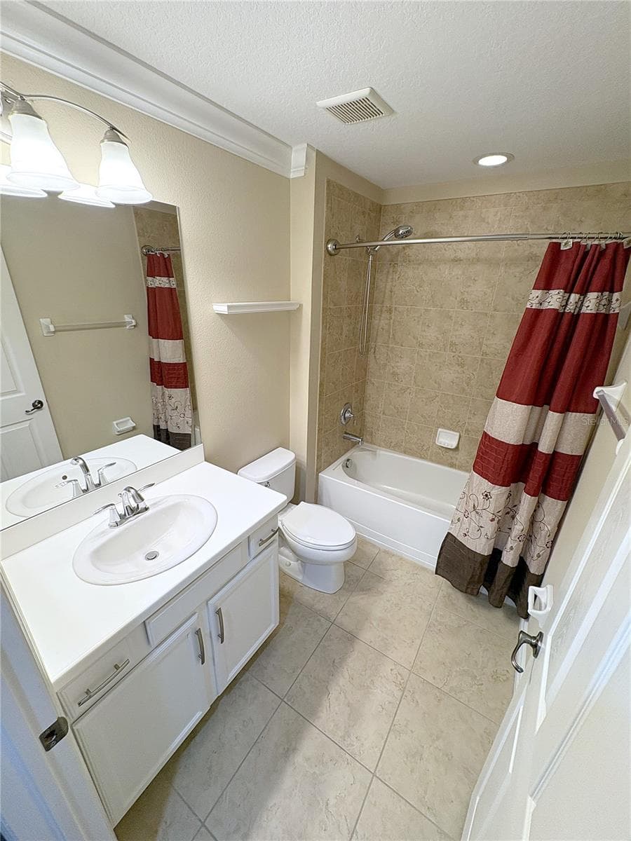 Townhouse at 9632 BAY GROVE LN, TAMPA, photo 31 of 35