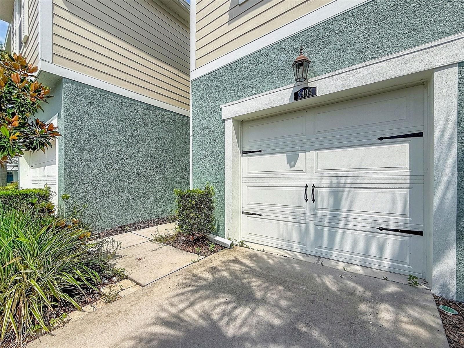 Townhouse at 2404 ARCH AVE, OLDSMAR, photo 8 of 67