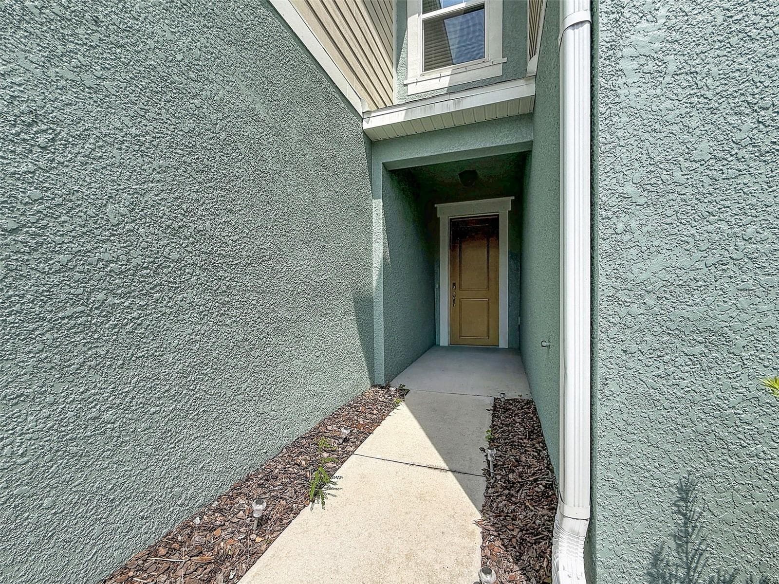 Townhouse at 2404 ARCH AVE, OLDSMAR, photo 9 of 67