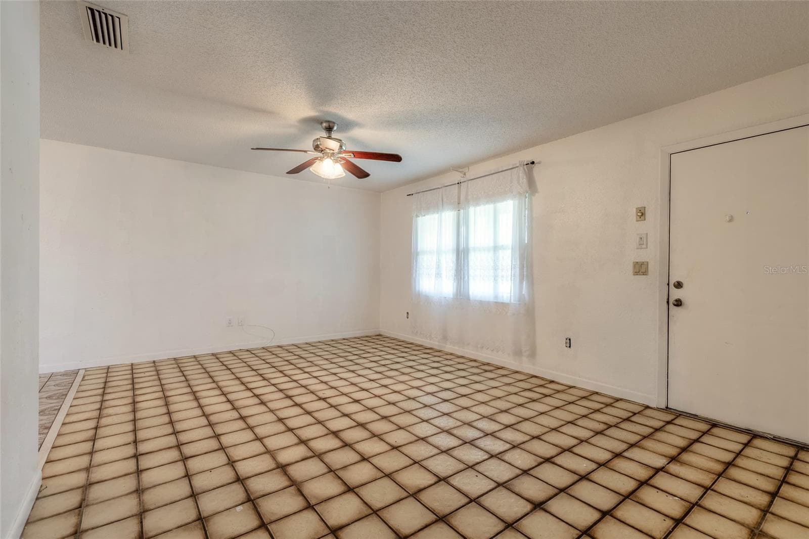 Single Family Residence at 2629 UMBRELLA TREE DR, EDGEWATER, photo 7 of 40