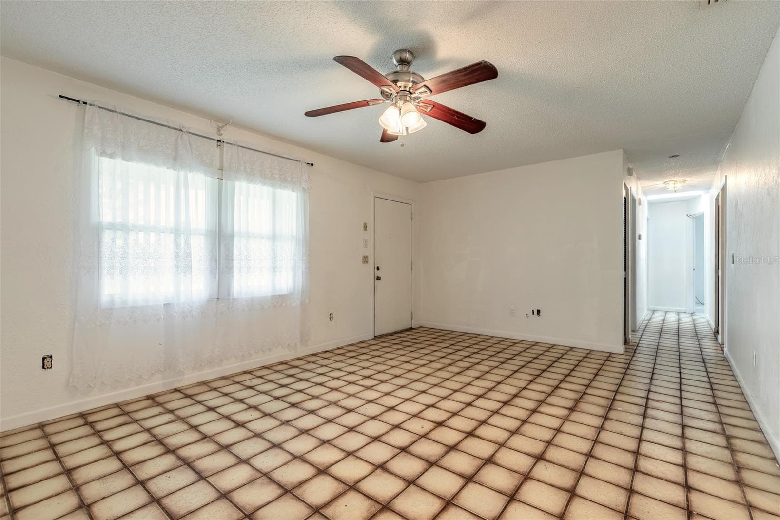 Single Family Residence at 2629 UMBRELLA TREE DR, EDGEWATER, photo 5 of 40