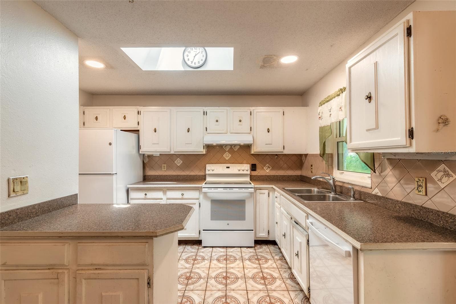 Single Family Residence at 2629 UMBRELLA TREE DR, EDGEWATER, photo 11 of 40