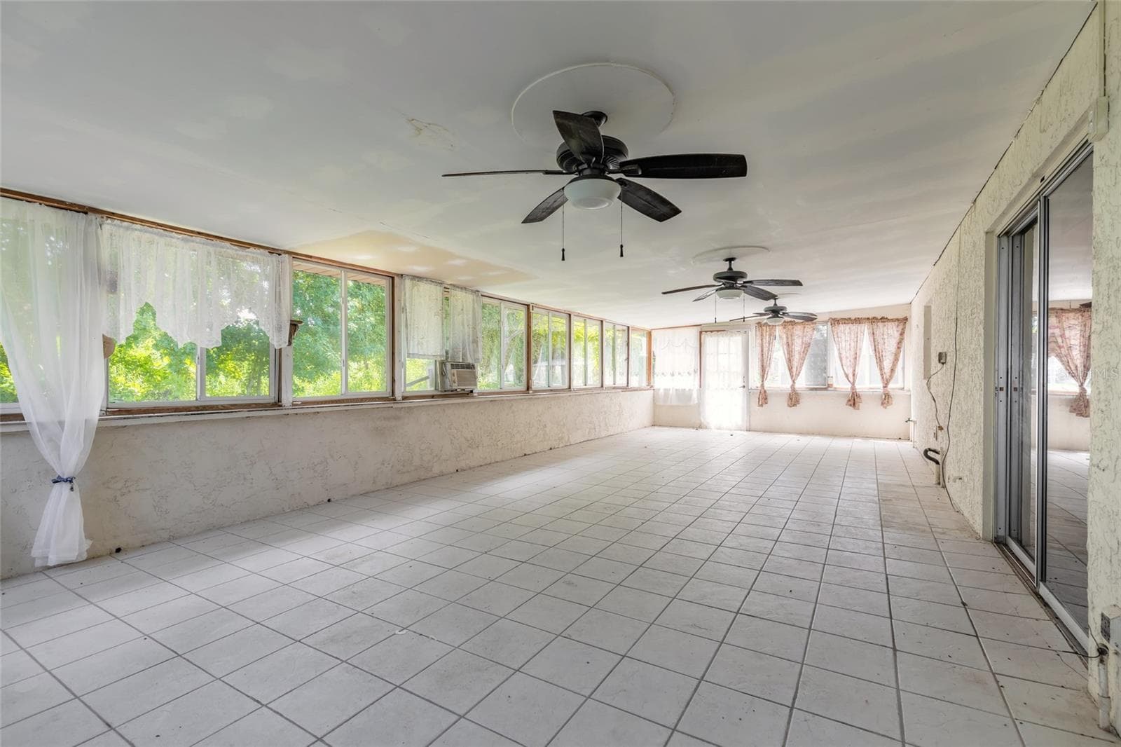 Single Family Residence at 2629 UMBRELLA TREE DR, EDGEWATER, photo 25 of 40
