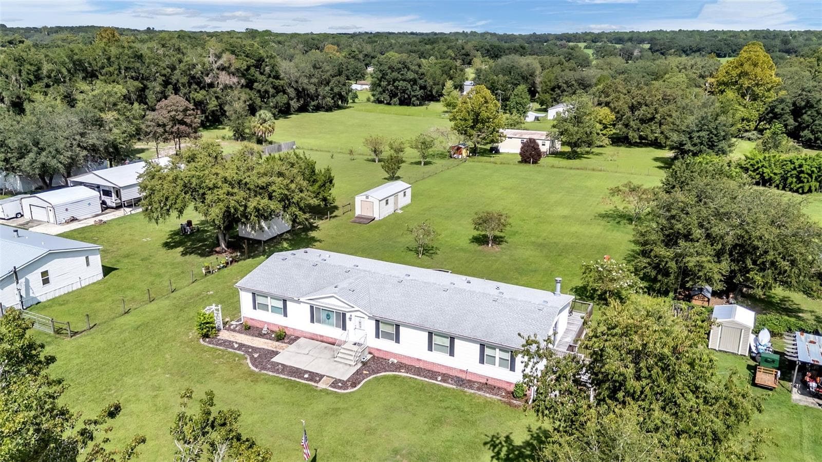 Manufactured Home at 11457 N LINDA MARIE TER, DUNNELLON, photo 3 of 56