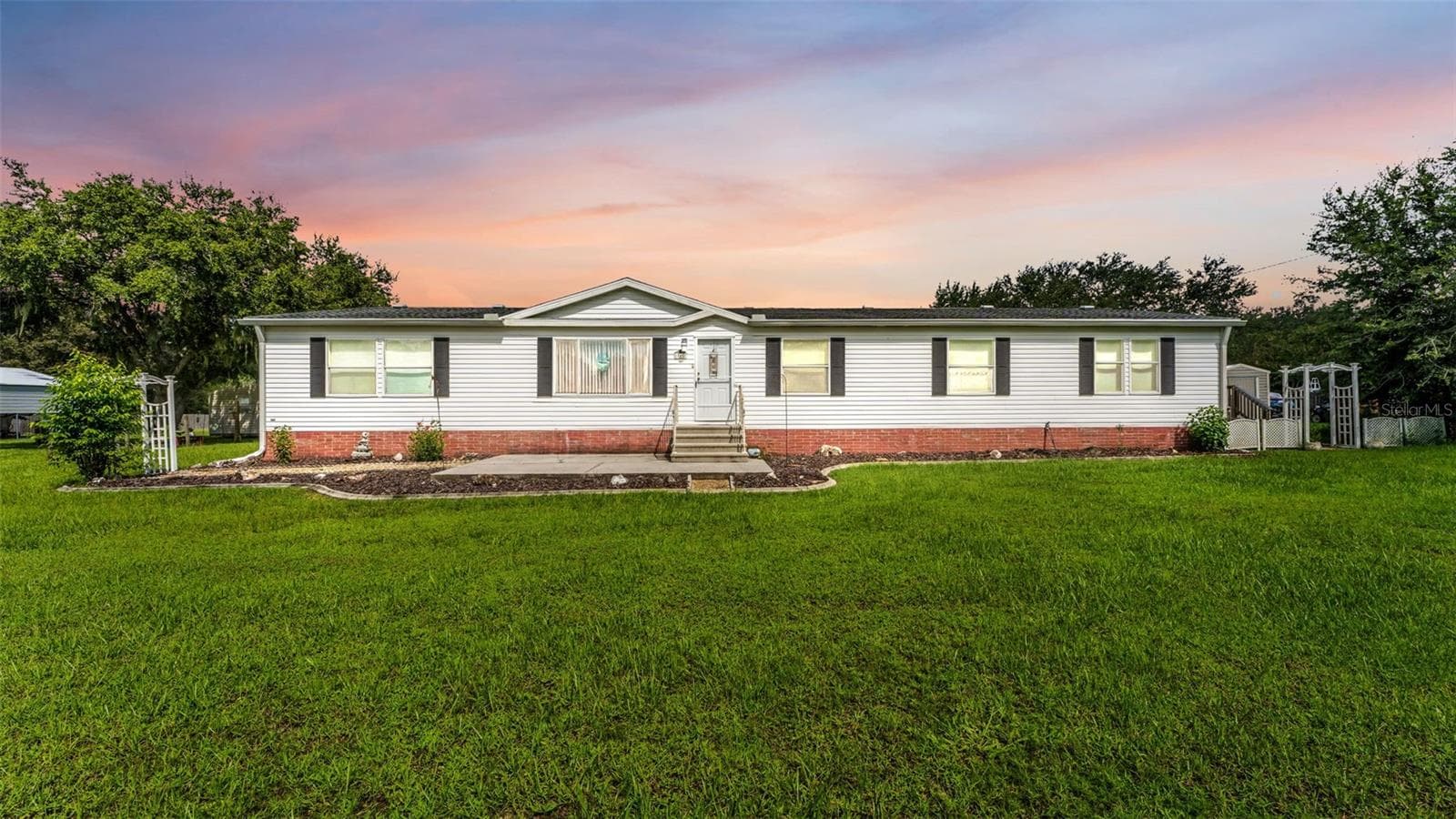 Manufactured Home at 11457 N LINDA MARIE TER, DUNNELLON, photo 8 of 56
