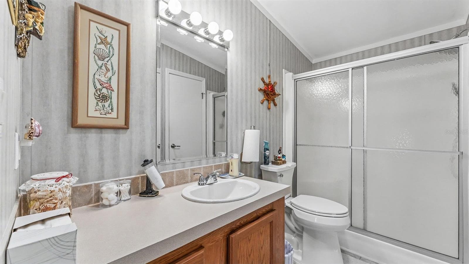 guest bathroom - 11457 N LINDA MARIE TER, DUNNELLON