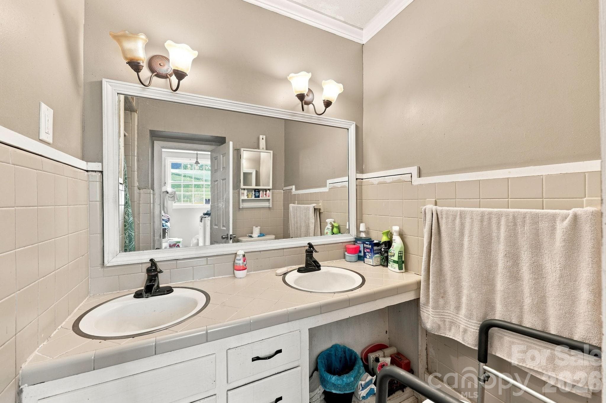 Main First Floor Bath - 4225 Sherrills Ford Road, Salisbury