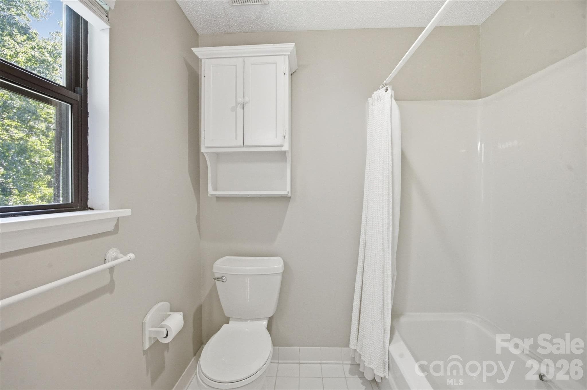Guest Bathroom - 13432 Windward Cove, Charlotte