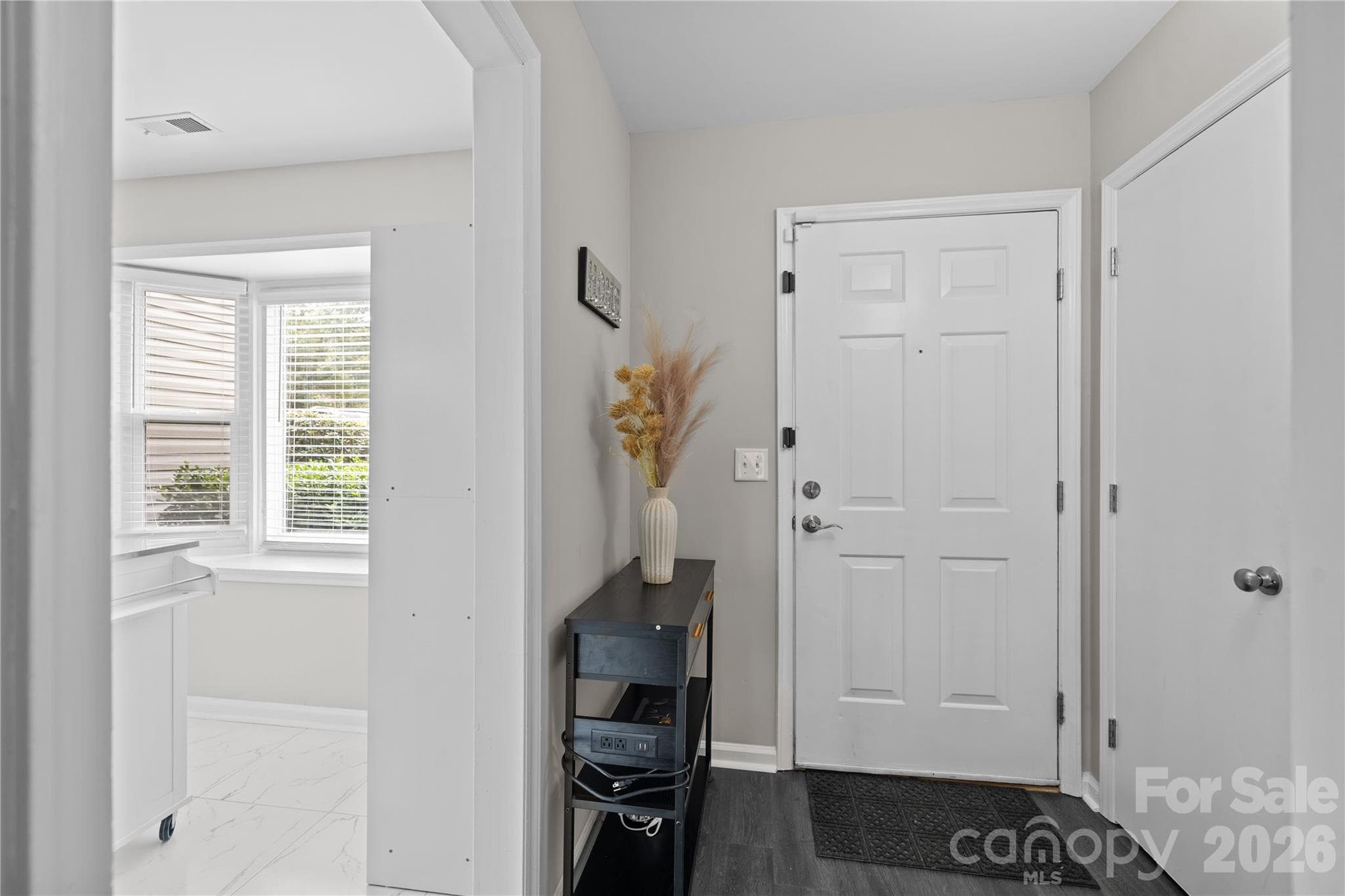 Townhouse at 8407 Rust Wood Place, Charlotte, photo 4 of 22