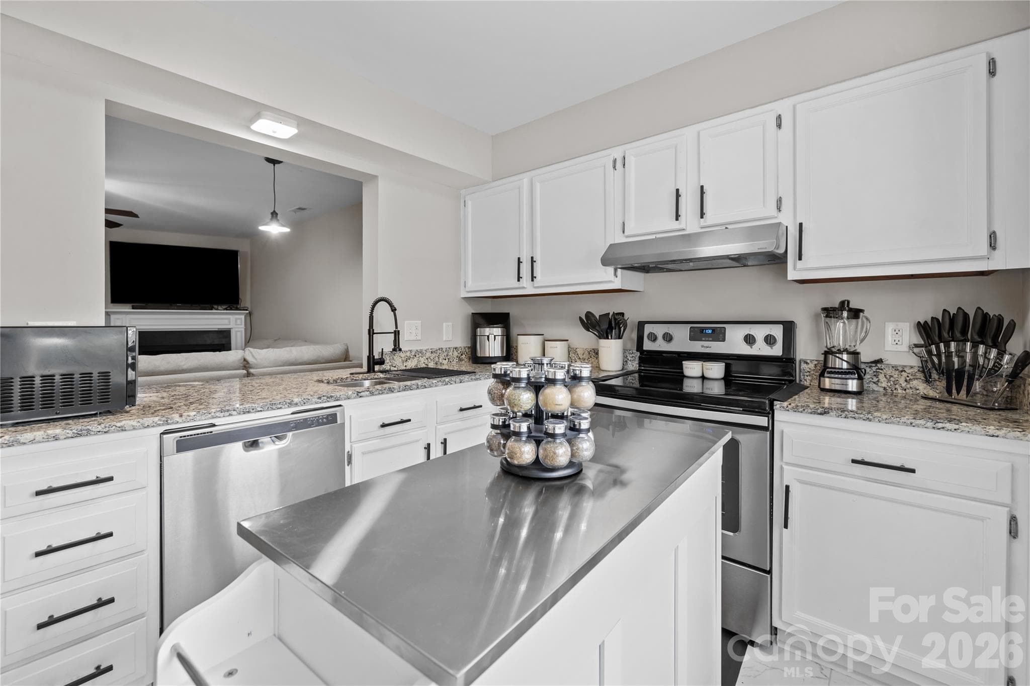 Townhouse at 8407 Rust Wood Place, Charlotte, photo 5 of 22