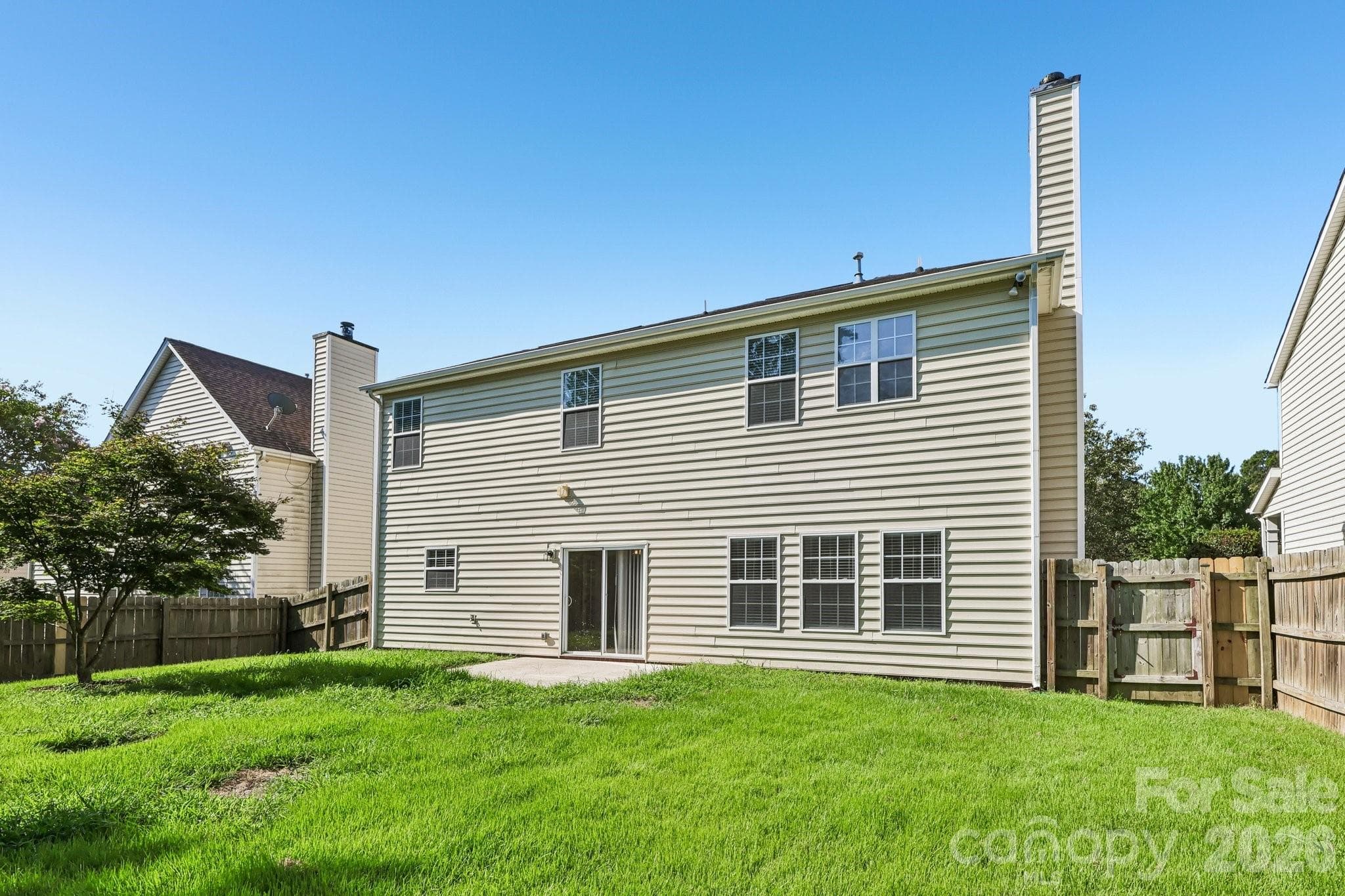 Single Family Residence at 1915 Dundalk Road, Charlotte, photo 40 of 42