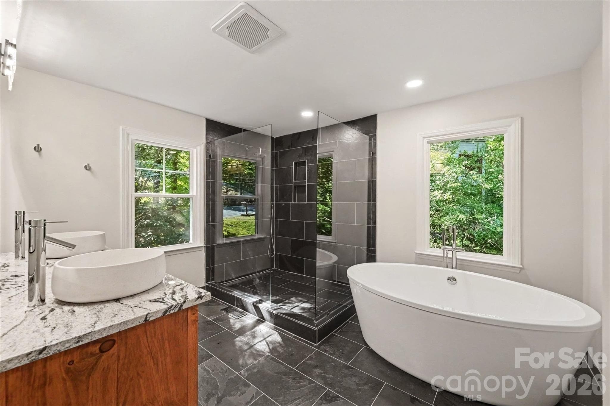 Single Family Residence at 7505 Hawkstand Lane, Charlotte, photo 4 of 41