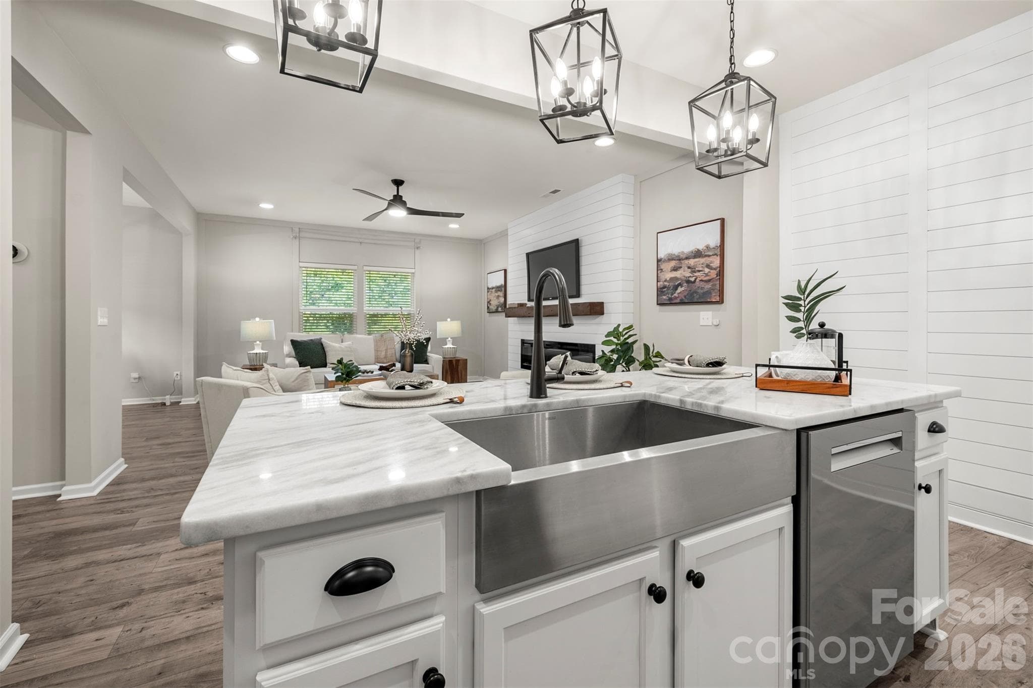 Open Kitchen into living room - 1115 Streamside Lane, York