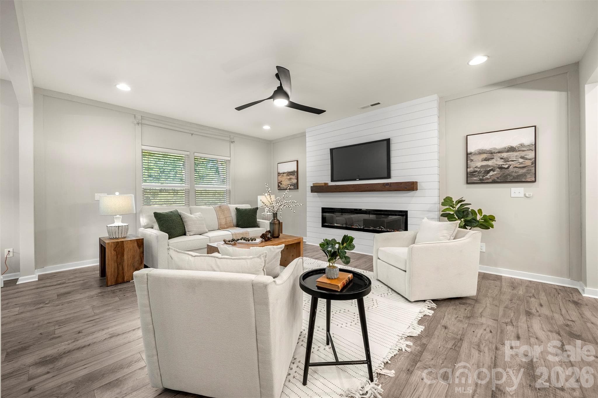 Living Room - 1115 Streamside Lane, York