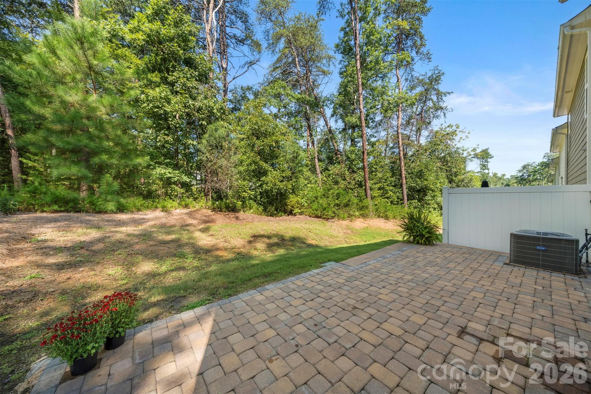 Back yard and patio - 1115 Streamside Lane, York