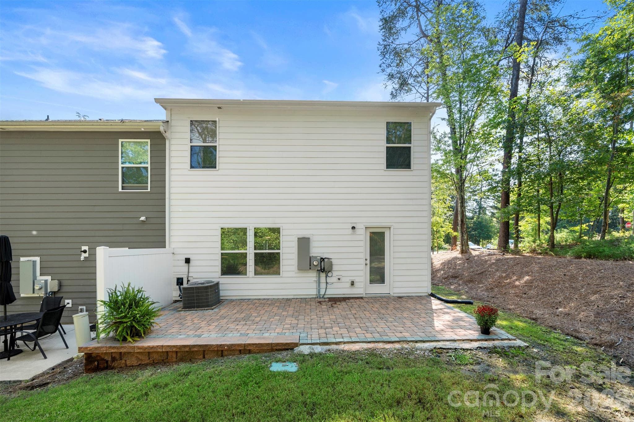 Back exterior - 1115 Streamside Lane, York
