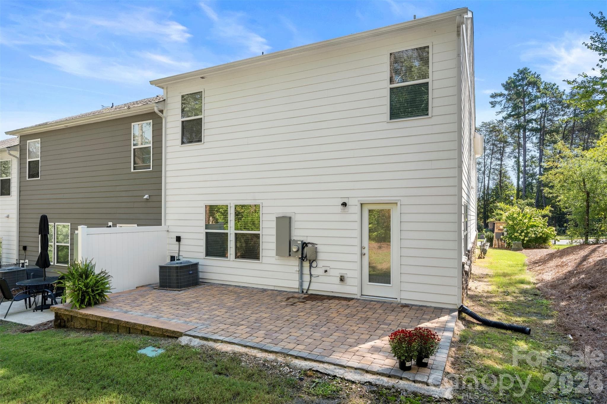 Back exterior - 1115 Streamside Lane, York
