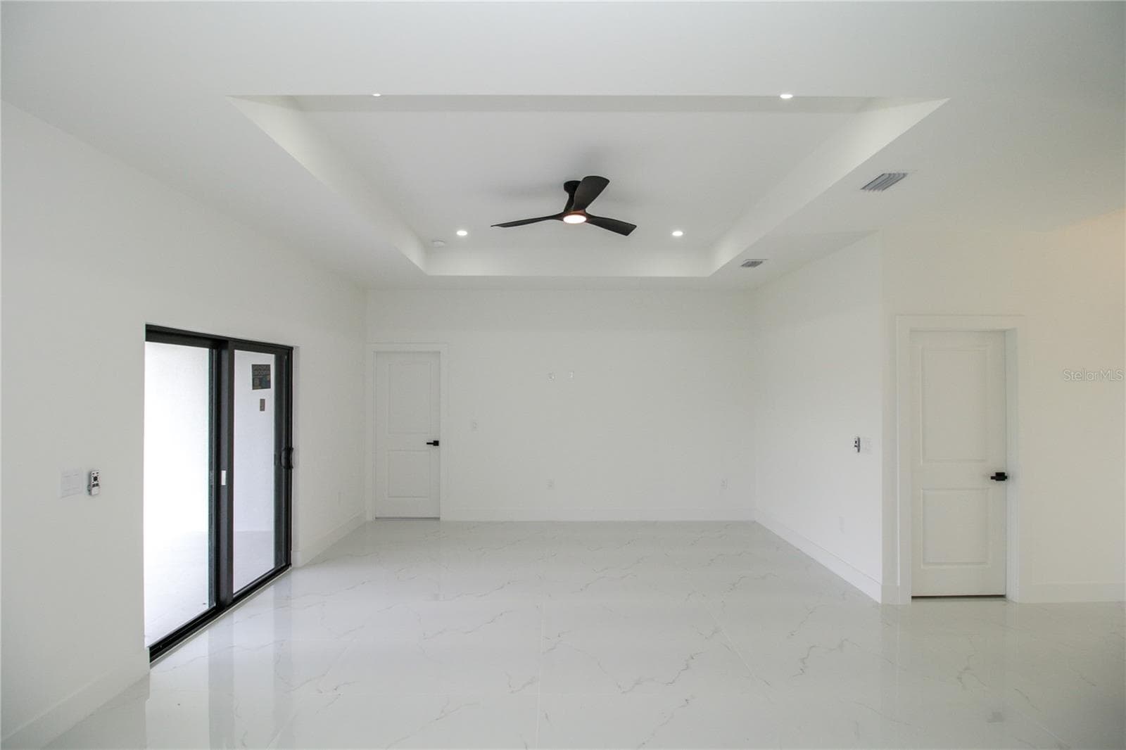 Single Family Residence at 943 COMMODORE ST, LEHIGH ACRES, photo 4 of 19