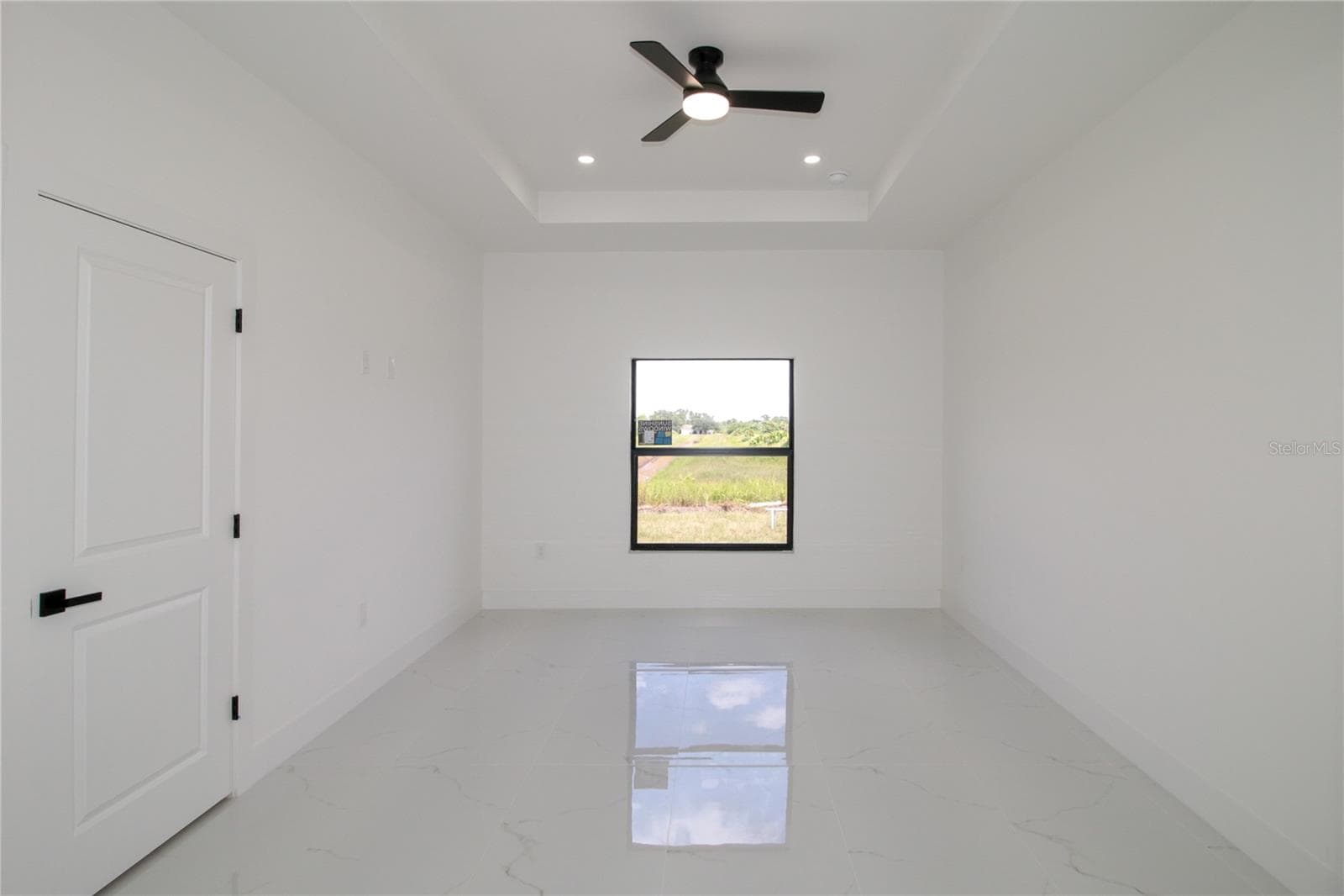 Single Family Residence at 943 COMMODORE ST, LEHIGH ACRES, photo 8 of 19