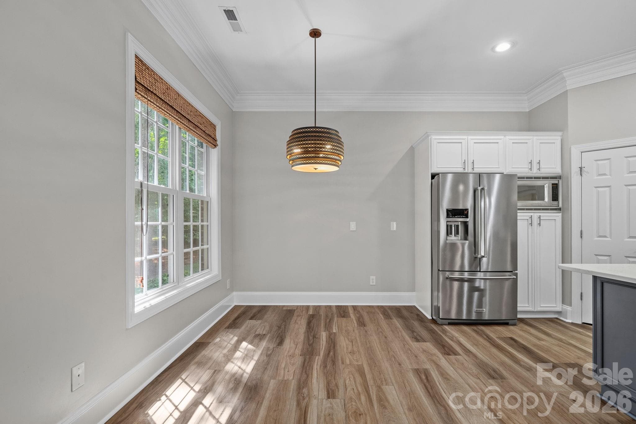 Townhouse at 6415 Wakehurst Road, Charlotte, photo 8 of 48