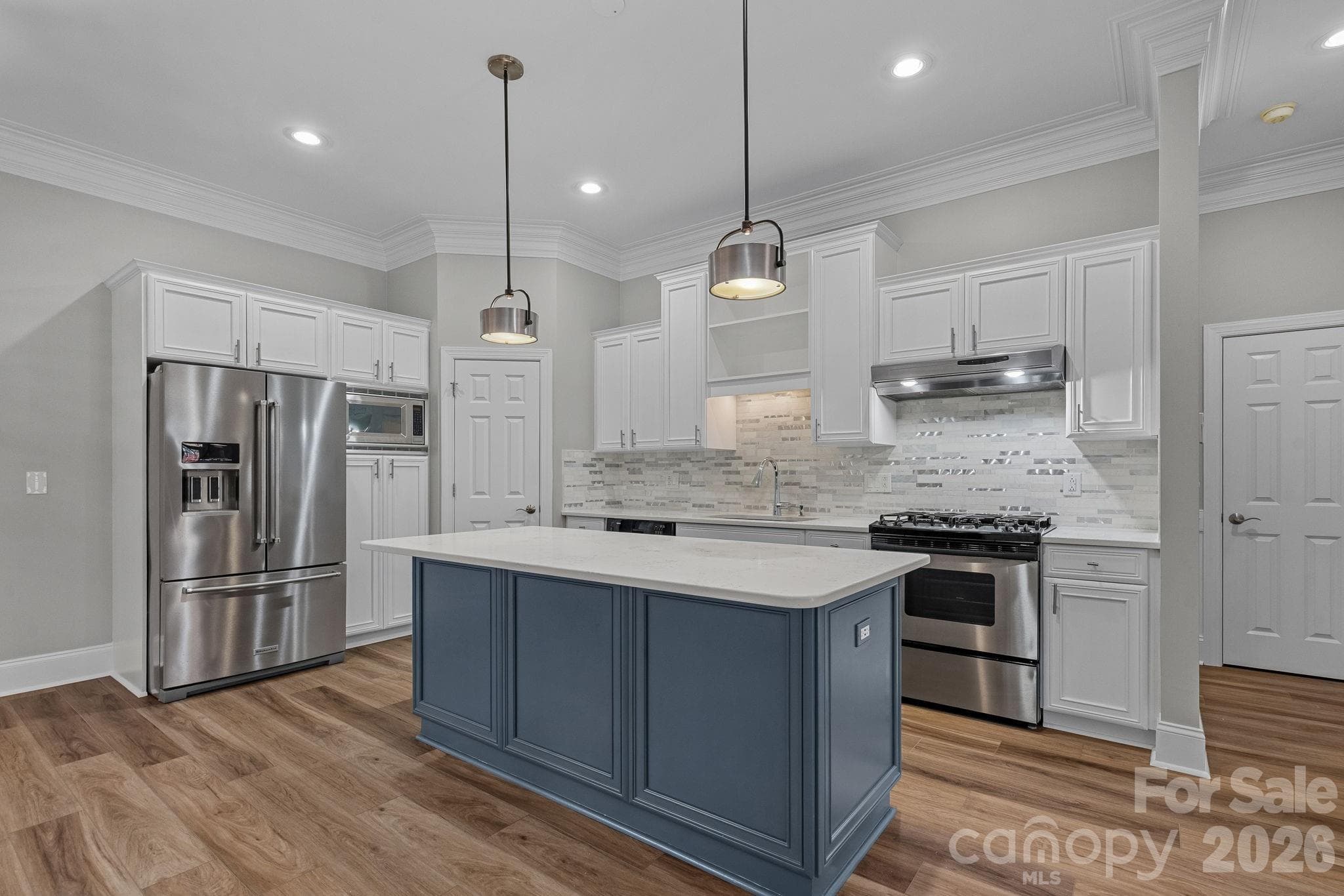 Townhouse at 6415 Wakehurst Road, Charlotte, photo 14 of 48