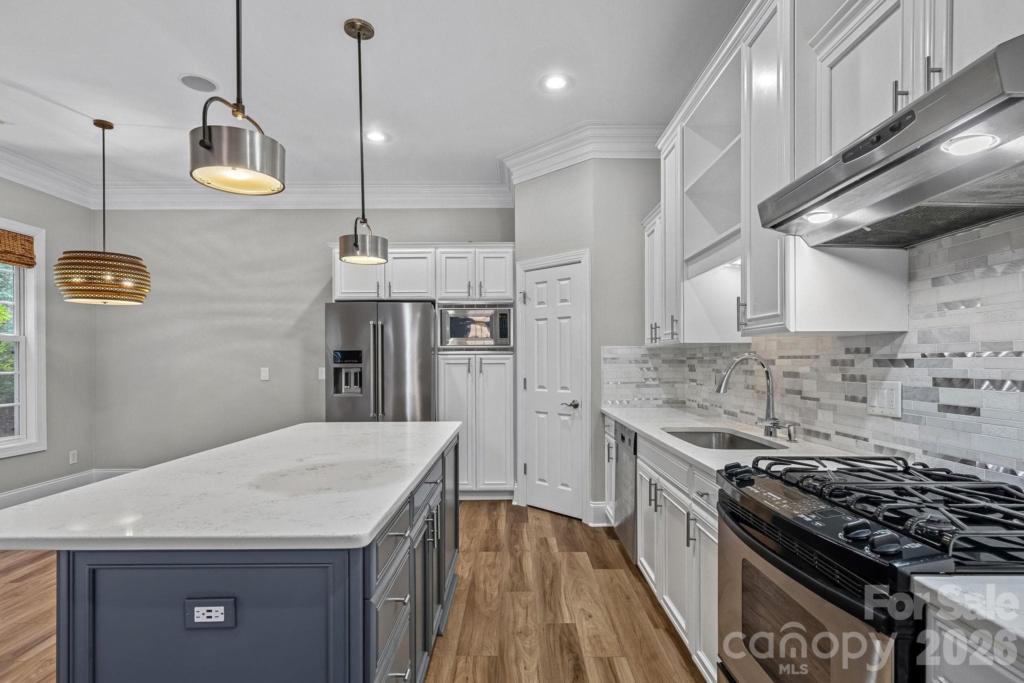 Townhouse at 6415 Wakehurst Road, Charlotte, photo 17 of 48
