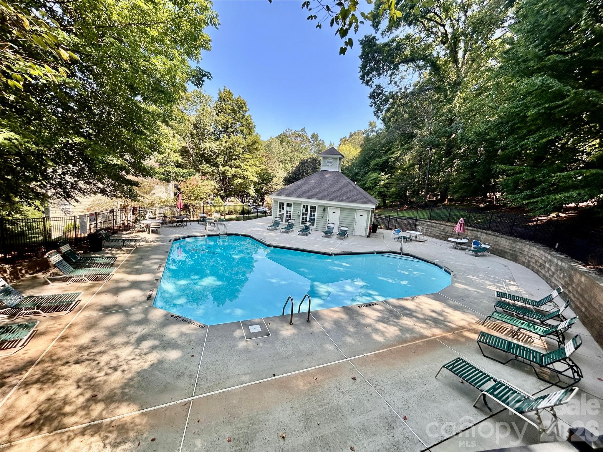 Serene Community Private Pool and Clubhouse - Charlotte