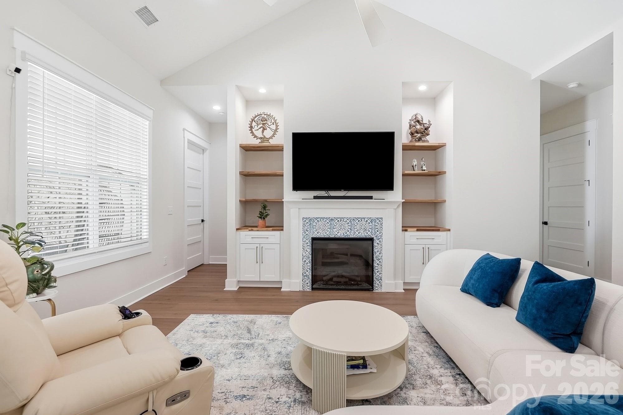 Single Family Residence at 369 Sunderland Road, Belmont, photo 15 of 39