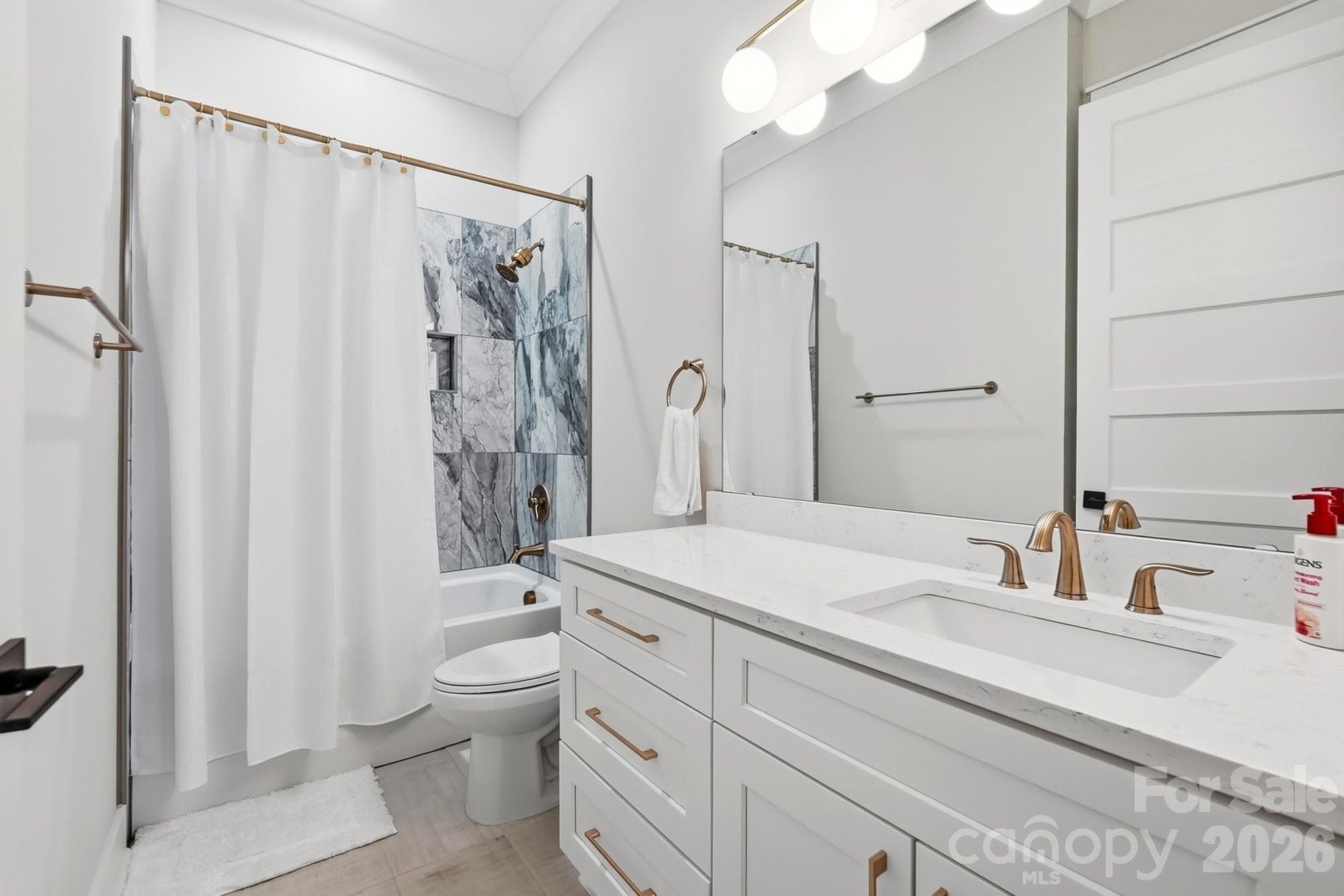 Single Family Residence at 369 Sunderland Road, Belmont, photo 26 of 39