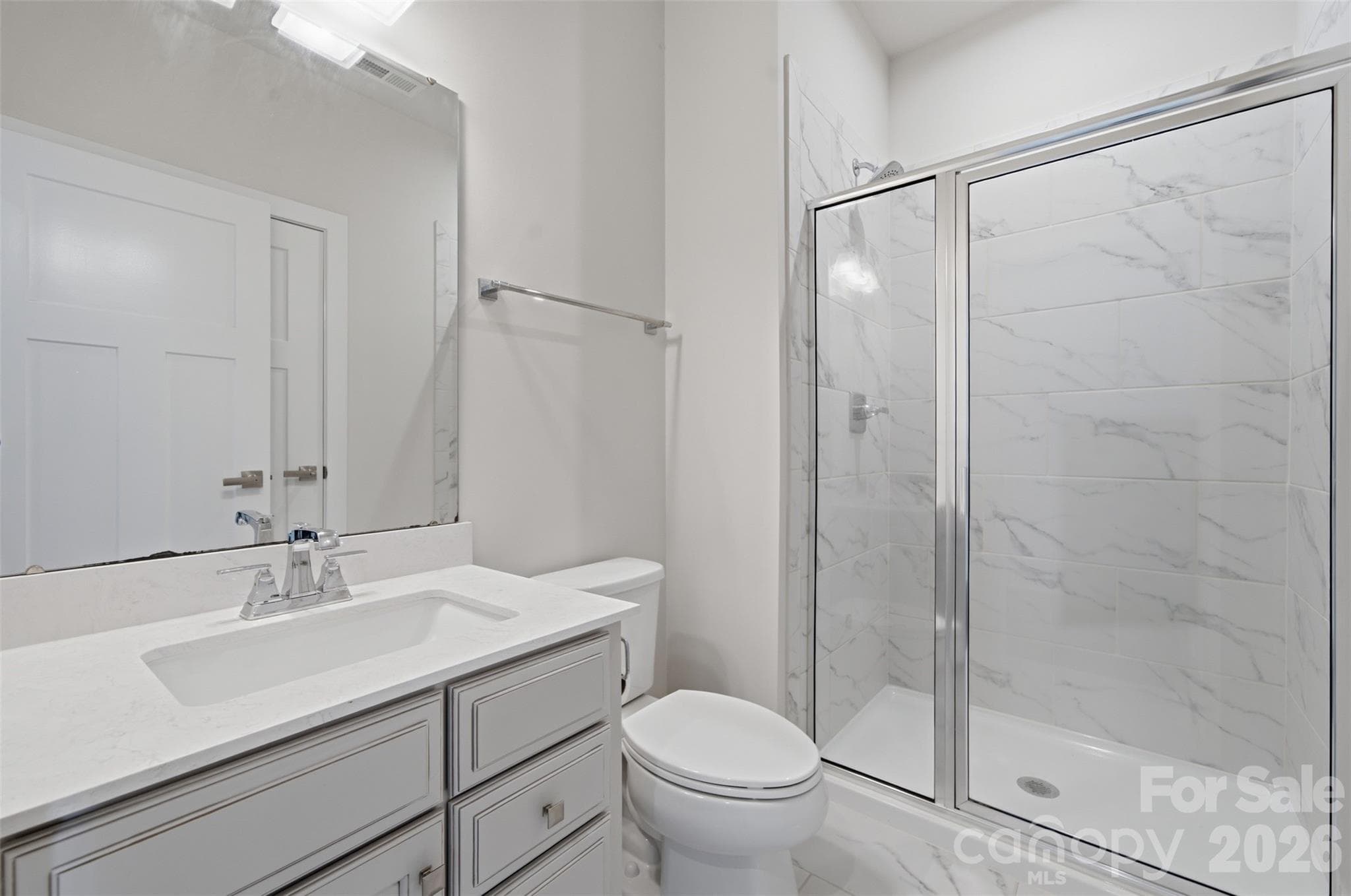 Main Floor Bathroom - 11124 Vanguard Parkway, Huntersville