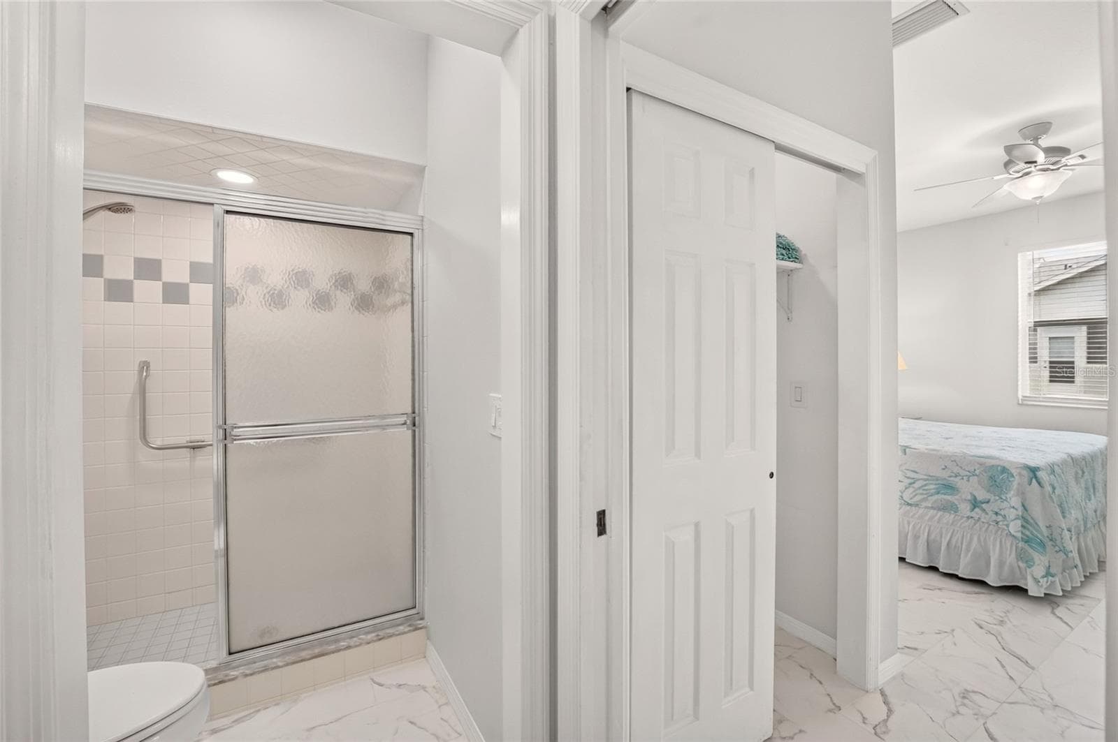Pocket Door between Bath and Primary - 3556 S BELGRAVE DR, INVERNESS