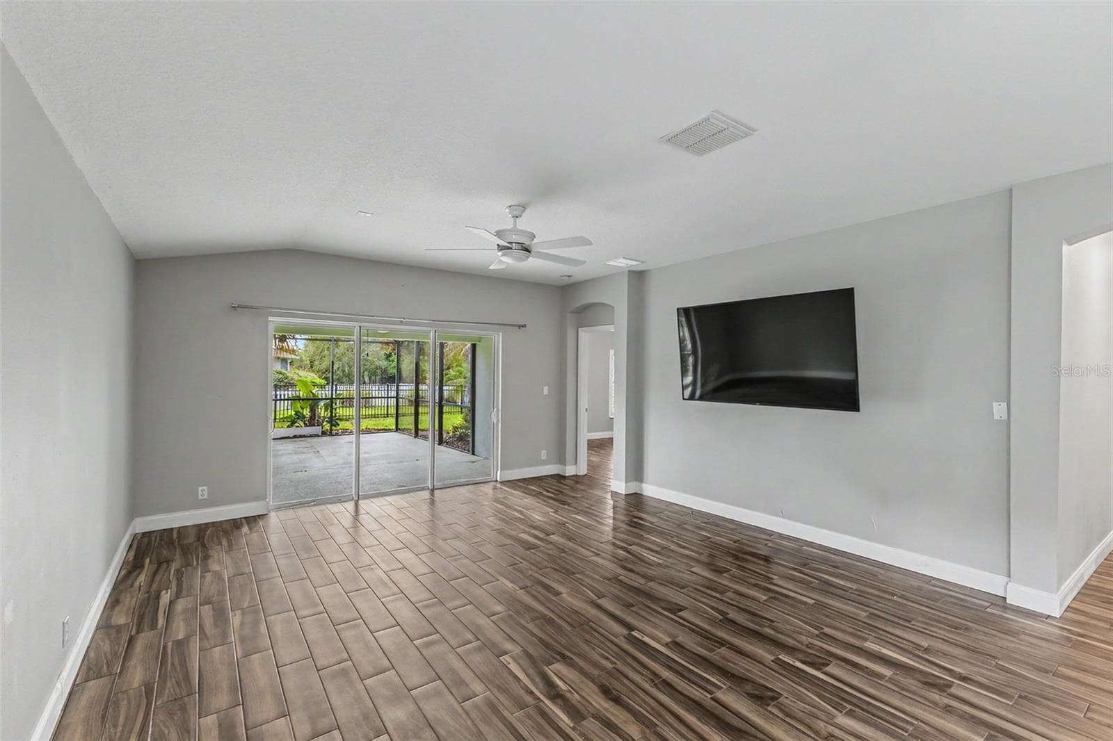 Single Family Residence at 113 WETHERSFIELD CT, DELAND, photo 21 of 55