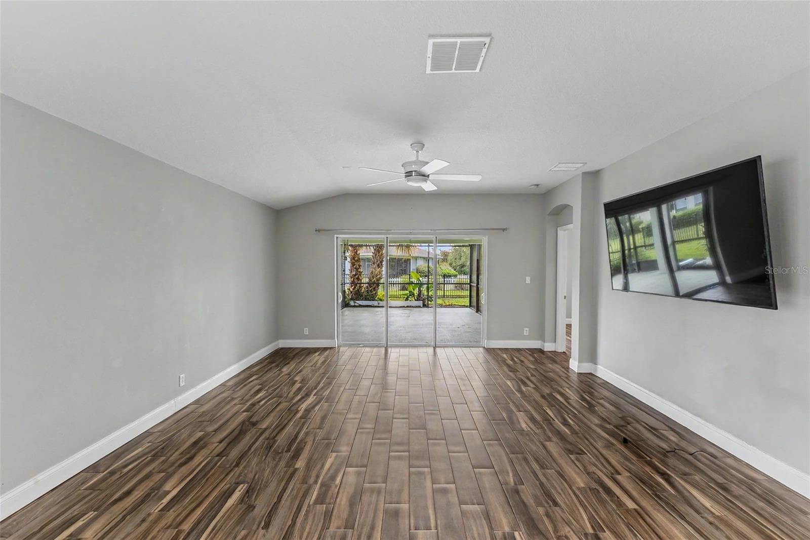 Single Family Residence at 113 WETHERSFIELD CT, DELAND, photo 22 of 55