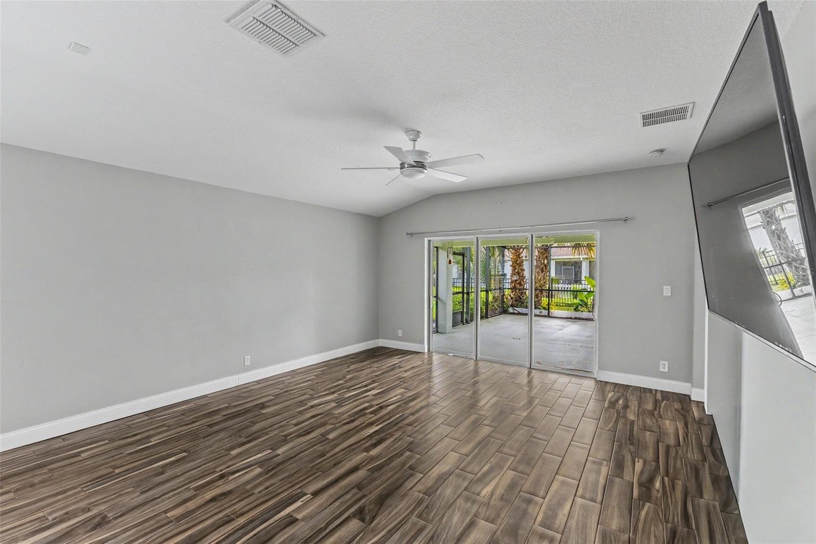 Single Family Residence at 113 WETHERSFIELD CT, DELAND, photo 23 of 55
