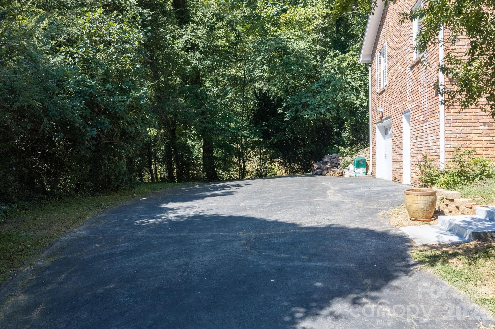 Single Family Residence at 65 Beechwood Road, Asheville, photo 27 of 32
