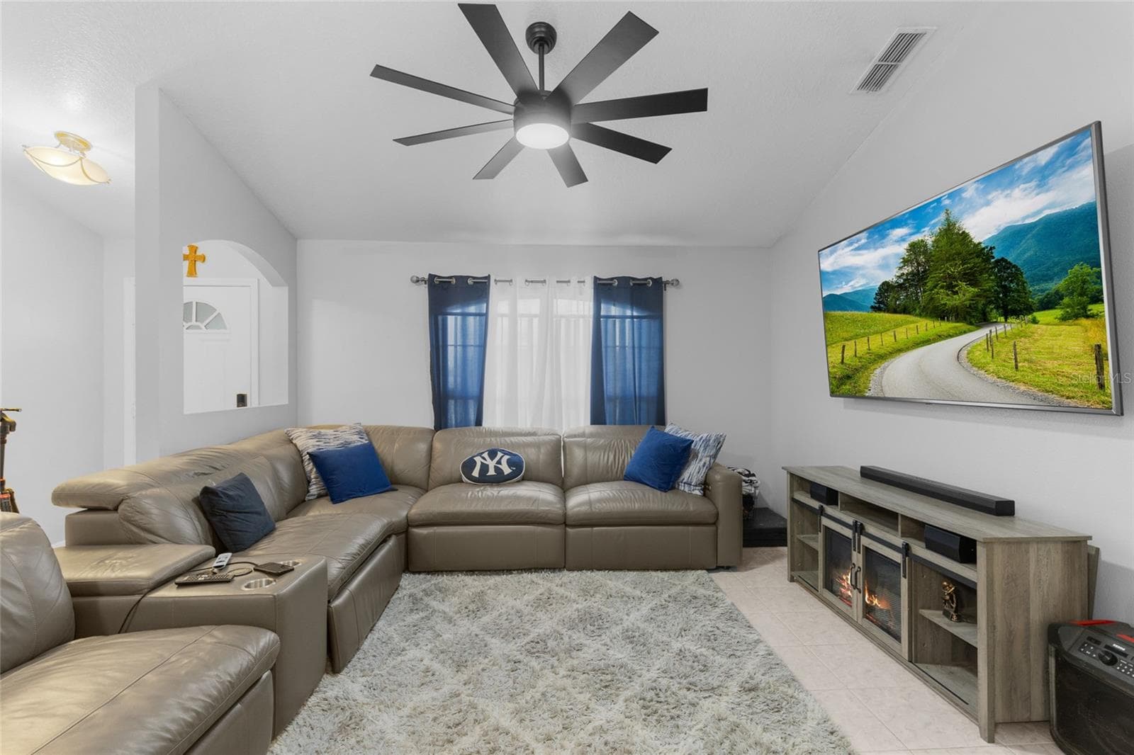 Single Family Residence at 2440 AINSWORTH AVE, DELTONA, photo 9 of 28