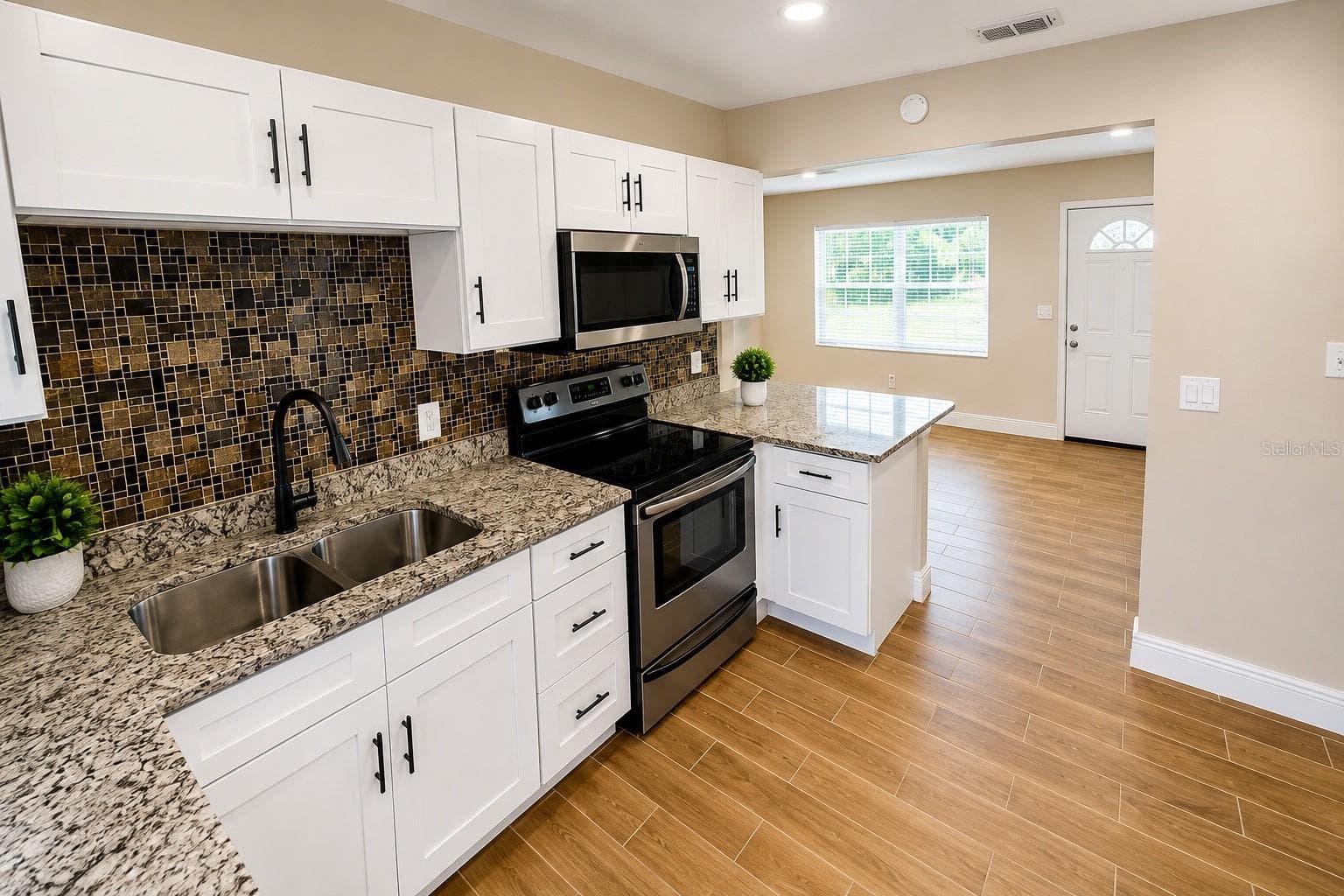 Single Family Residence at 6041 DUBLIN DR, NEW PORT RICHEY, photo 5 of 14