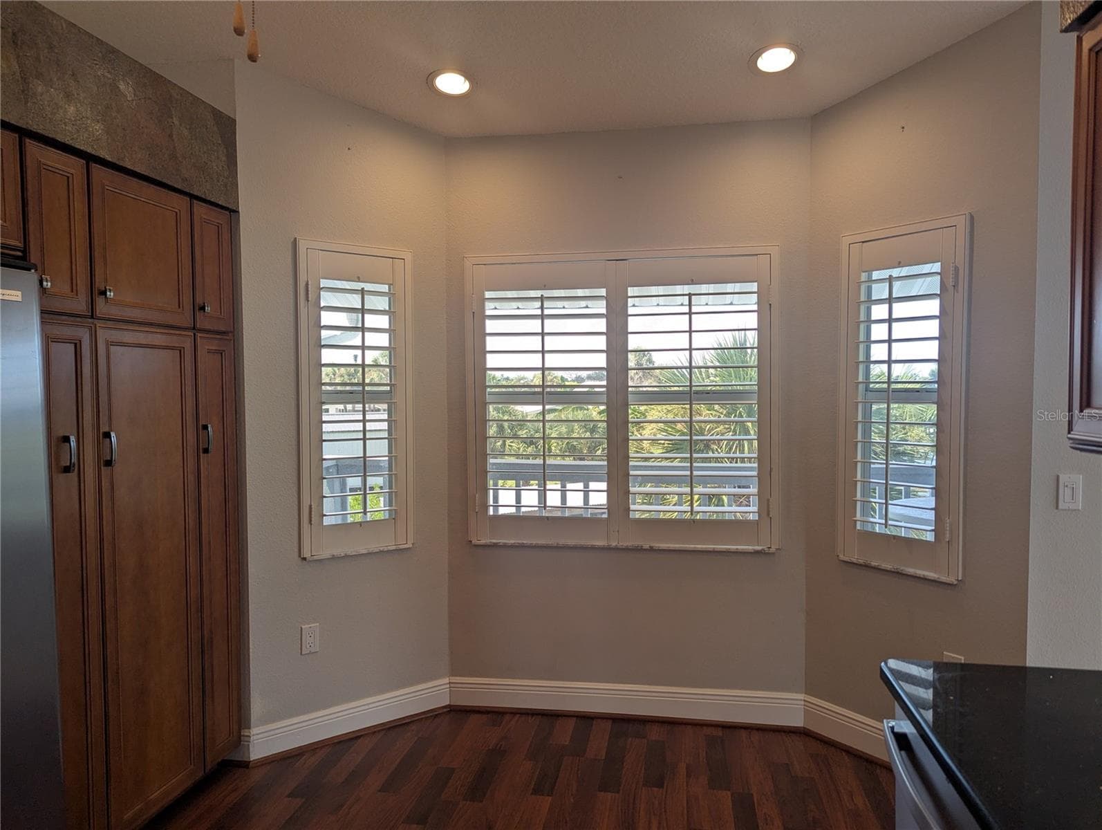 Kitchen bay window - 1167 EXETER CIR, ENGLEWOOD