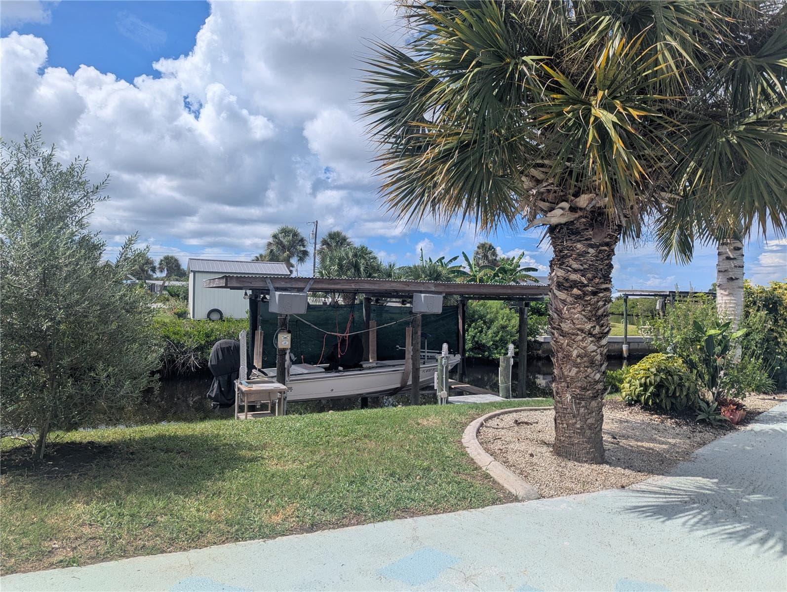 lift, dock, fish table 1 - 1167 EXETER CIR, ENGLEWOOD