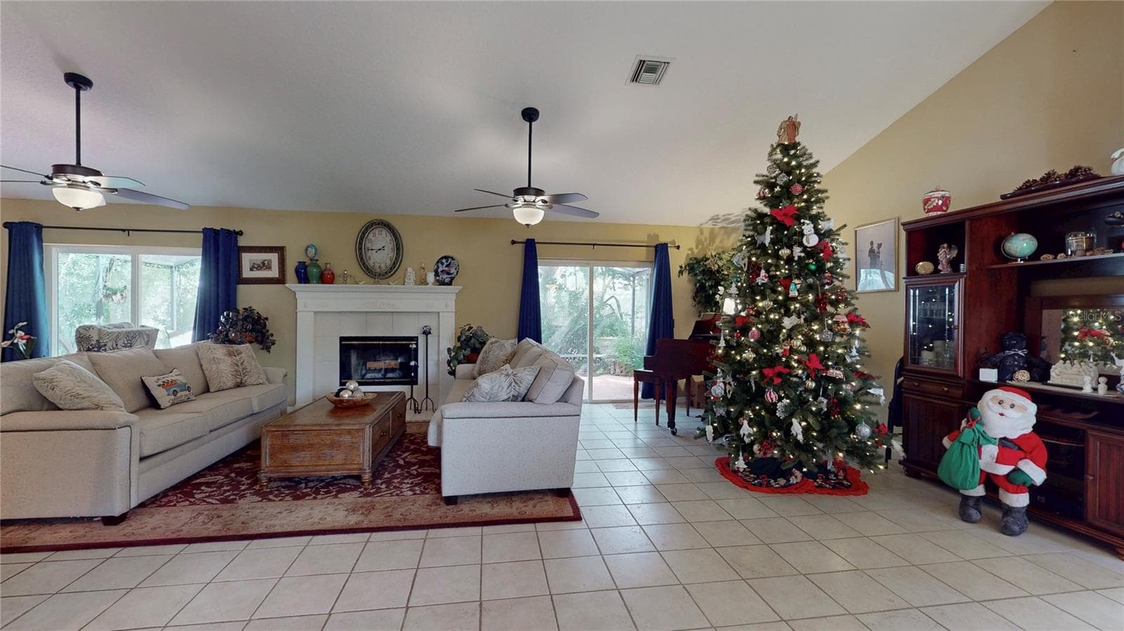 Large Living Room - 2579 STARDUST AVE, EUSTIS