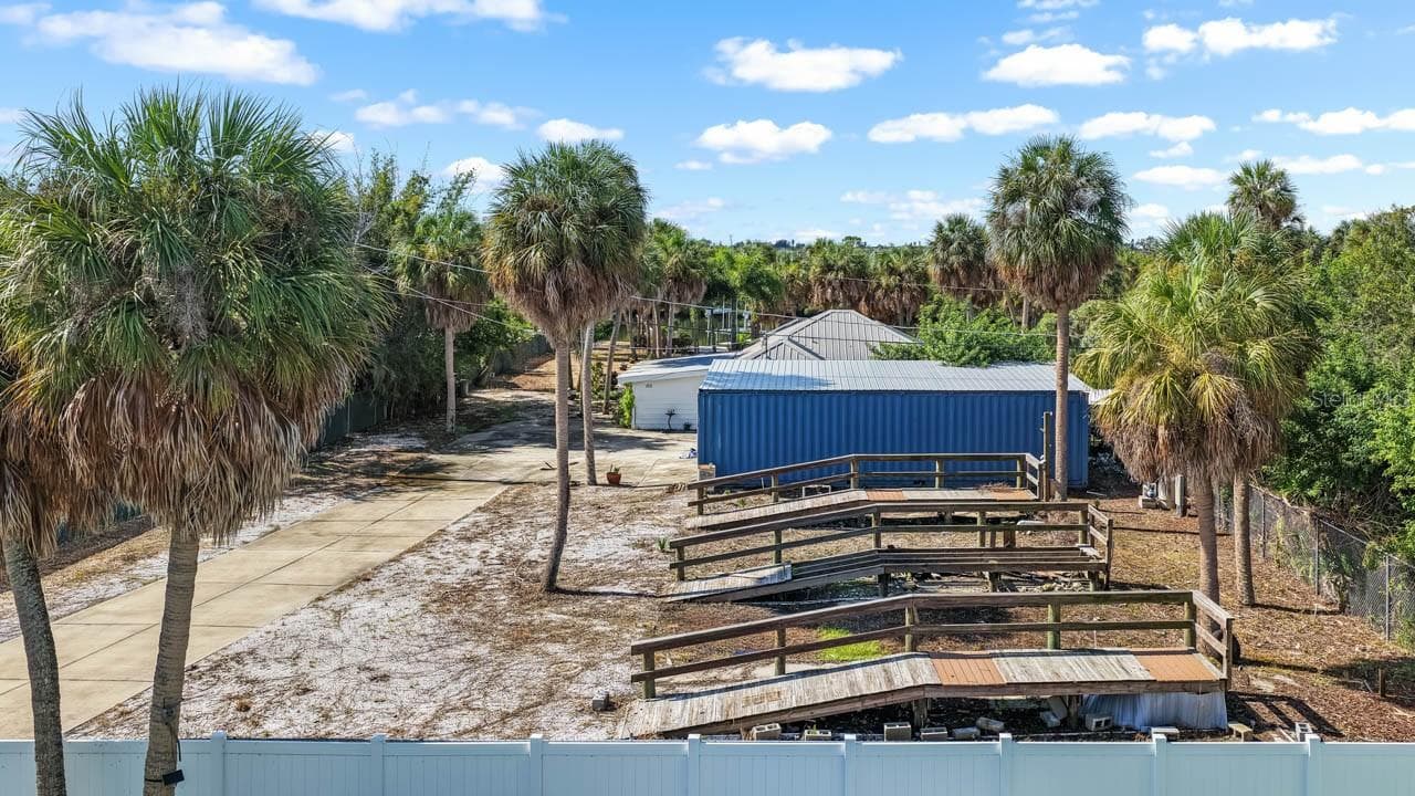 Hotel/Motel at 102 TROUVE LN, RUSKIN, photo 10 of 31