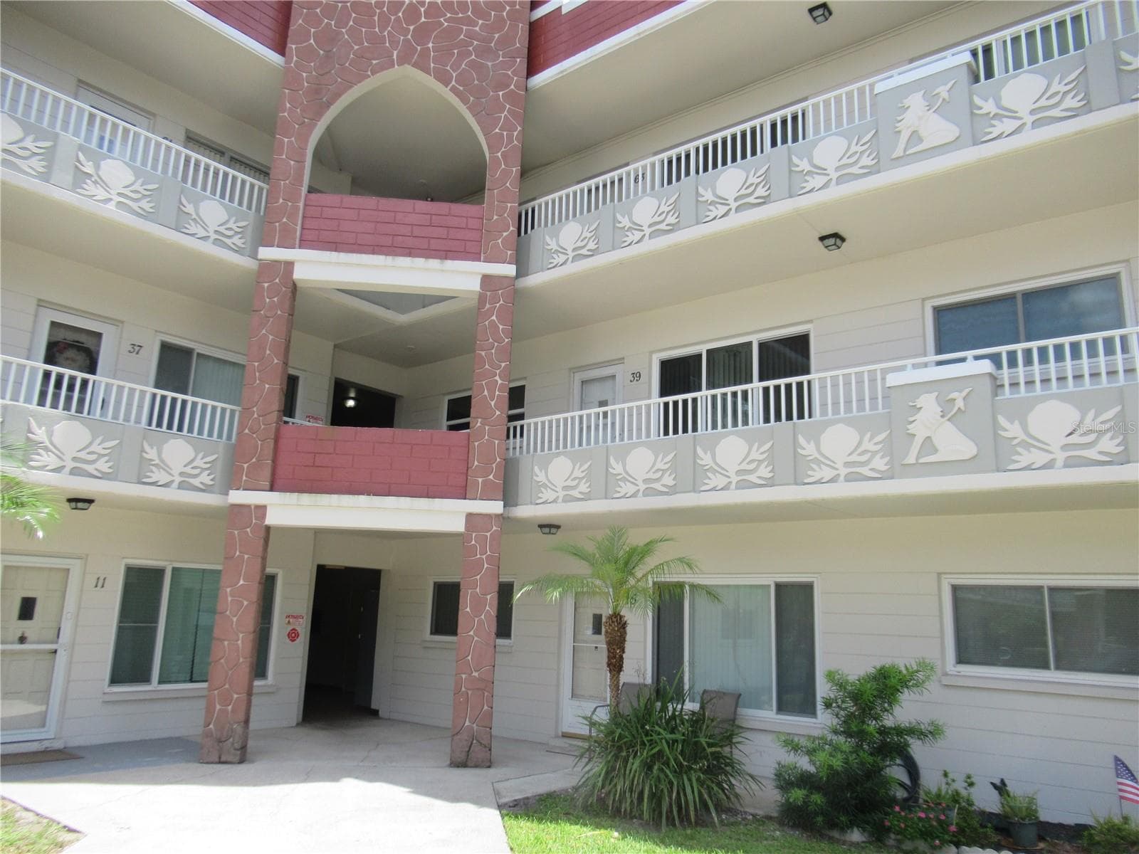 Condominium at 2363 ISRAELI DR #39, CLEARWATER, photo 2 of 23